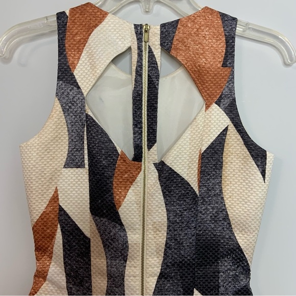 H&M fit and flare summer dress with brown, black, tan geometric pattern size S - Picture 6 of 11